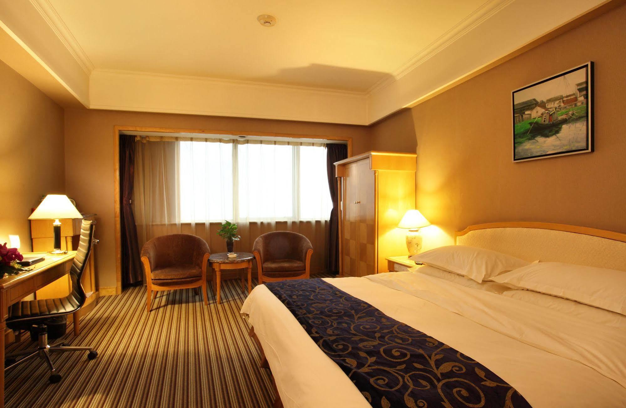 Weilai Conifer Hotel Čeng-čou Exteriér fotografie